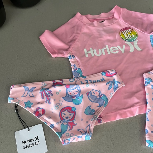 | NWT | Hurley 3-piece bathing suit set size 2T with toddler size 5 sandals - Picture 2 of 8